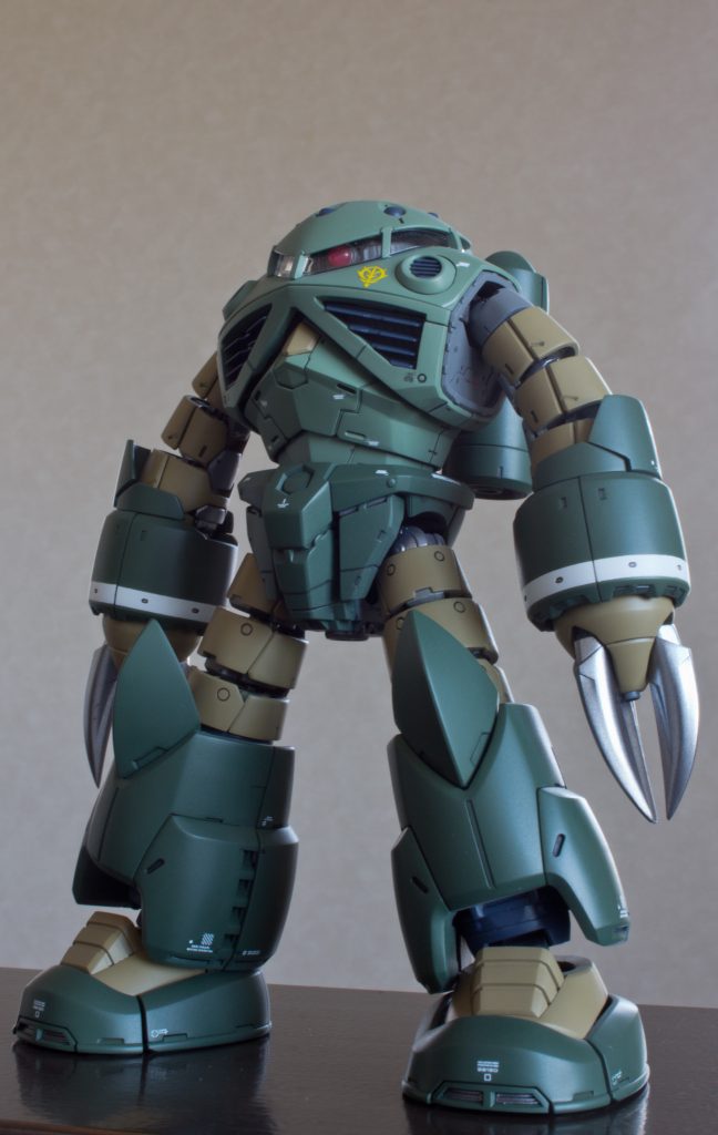 しかも贅沢にリアルグレード❗❗元キットはシャア専用。量産型がよかったのですがプレバン専売で「まぁいいか」と購入見送ったのが運のツキ❗欲しいと思った頃にはプレ値でしか入手出来ませんでした😆