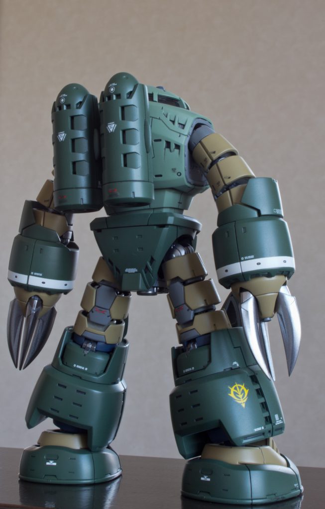 背面も全く隙のない形❤