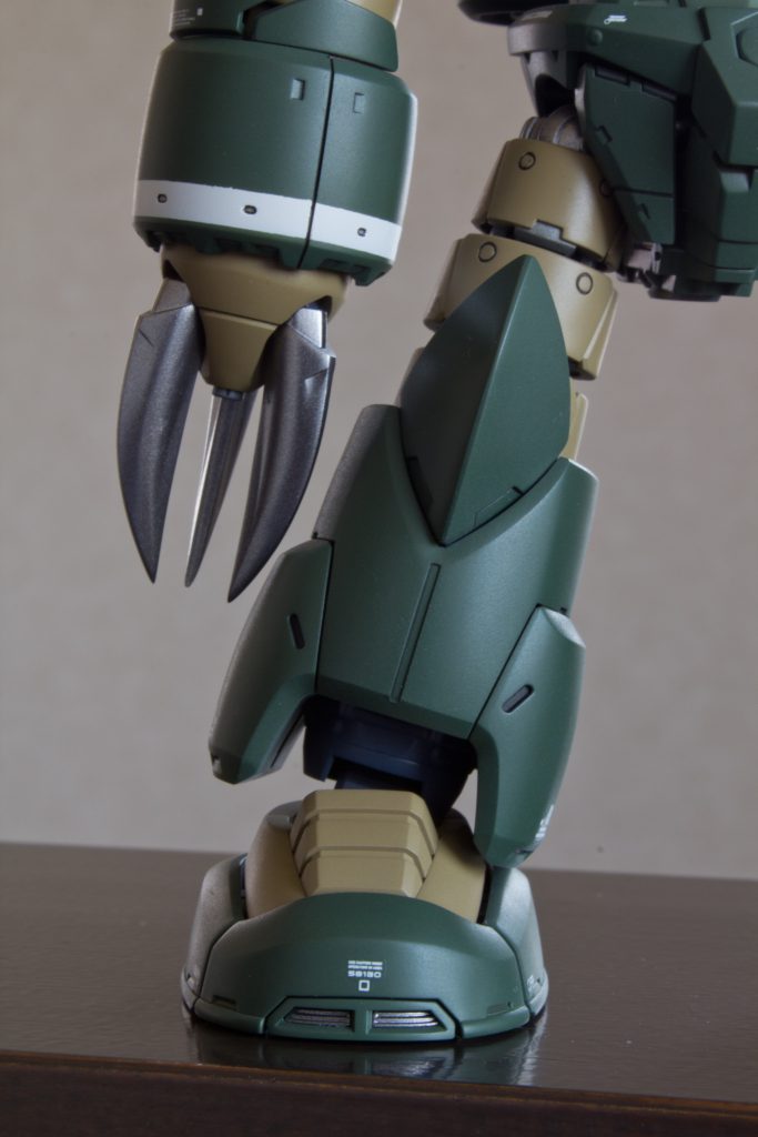 個人的にこのつま先？の造形好きです