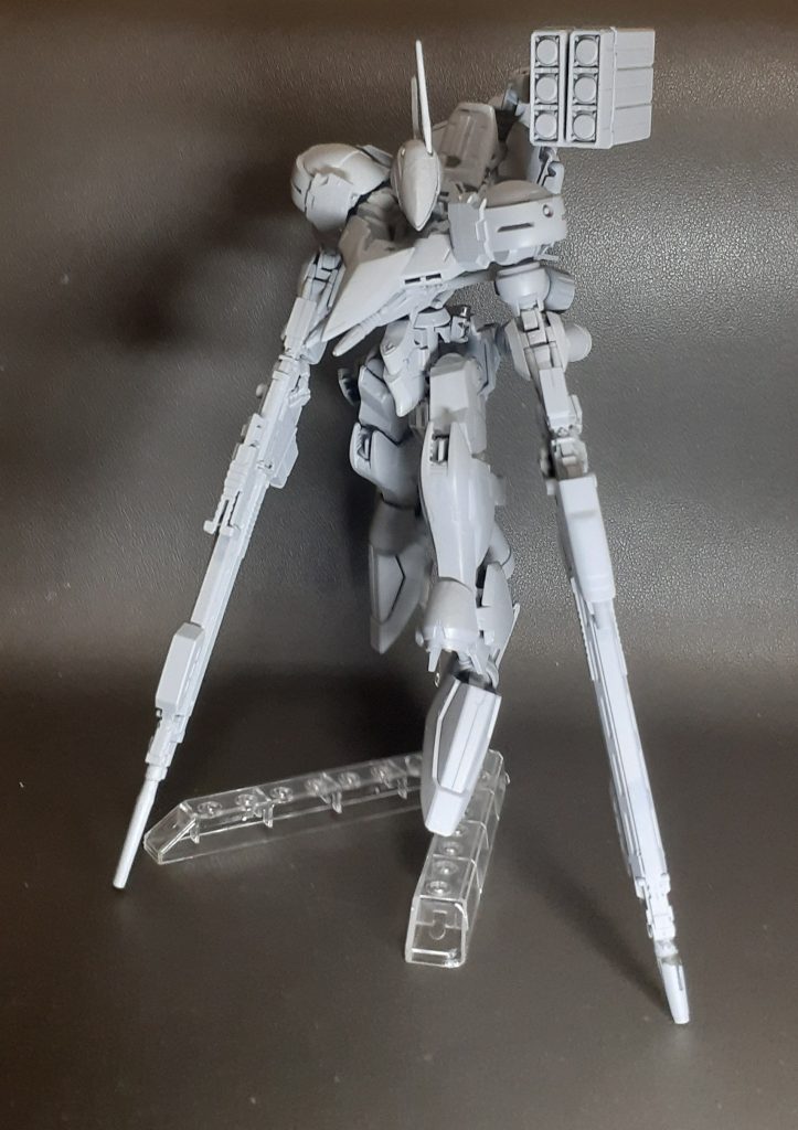 この段階で、86のジャガーノート風の塗装にするときめました。今思うと、純白でも良かったかも…