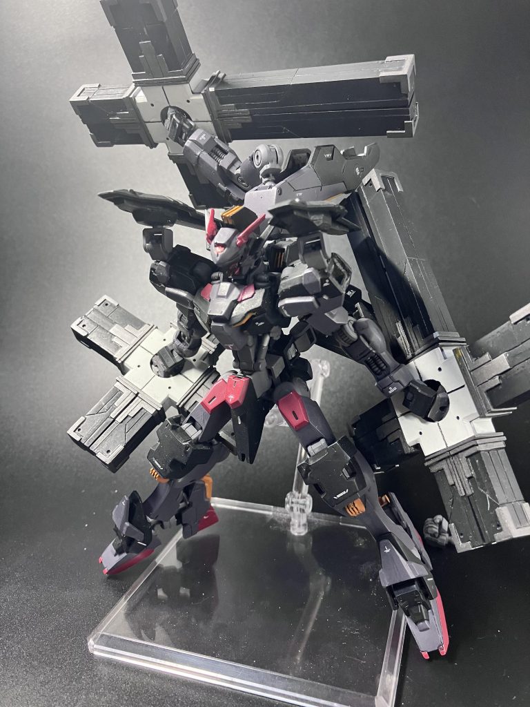 鉄血らしく鈍器にも。パニッシャーでの接近戦は不利(高速でブン回すニコ兄を見ながら)