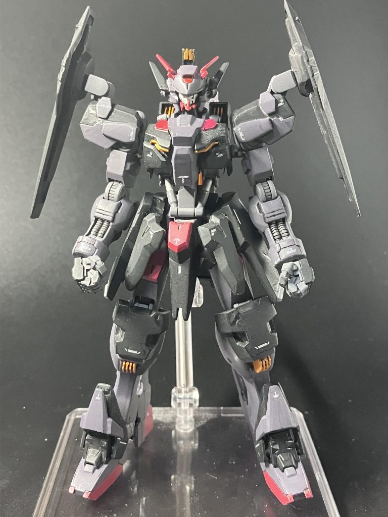 基本はヴィダールをメインにジャンクと余剰パーツでミキシング。一部パーツはスクラッチしてます。