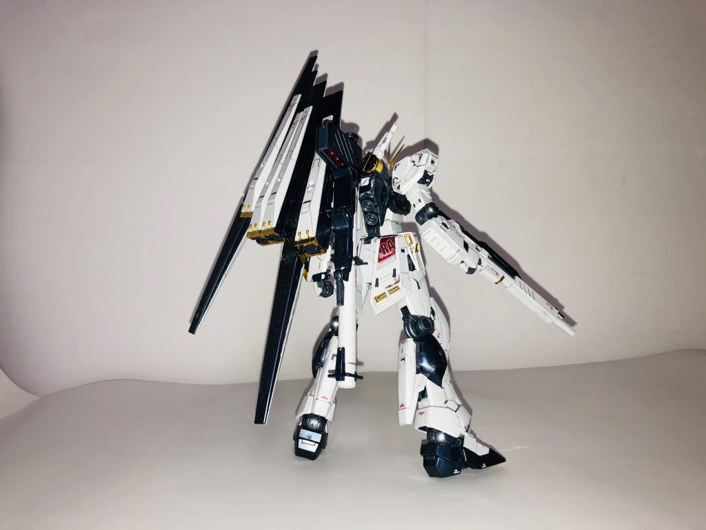 νガンダムはファンネル+シールドで片側に寄ってるからバランスが悪いのがどのグレードでも共通の弱点ですね……