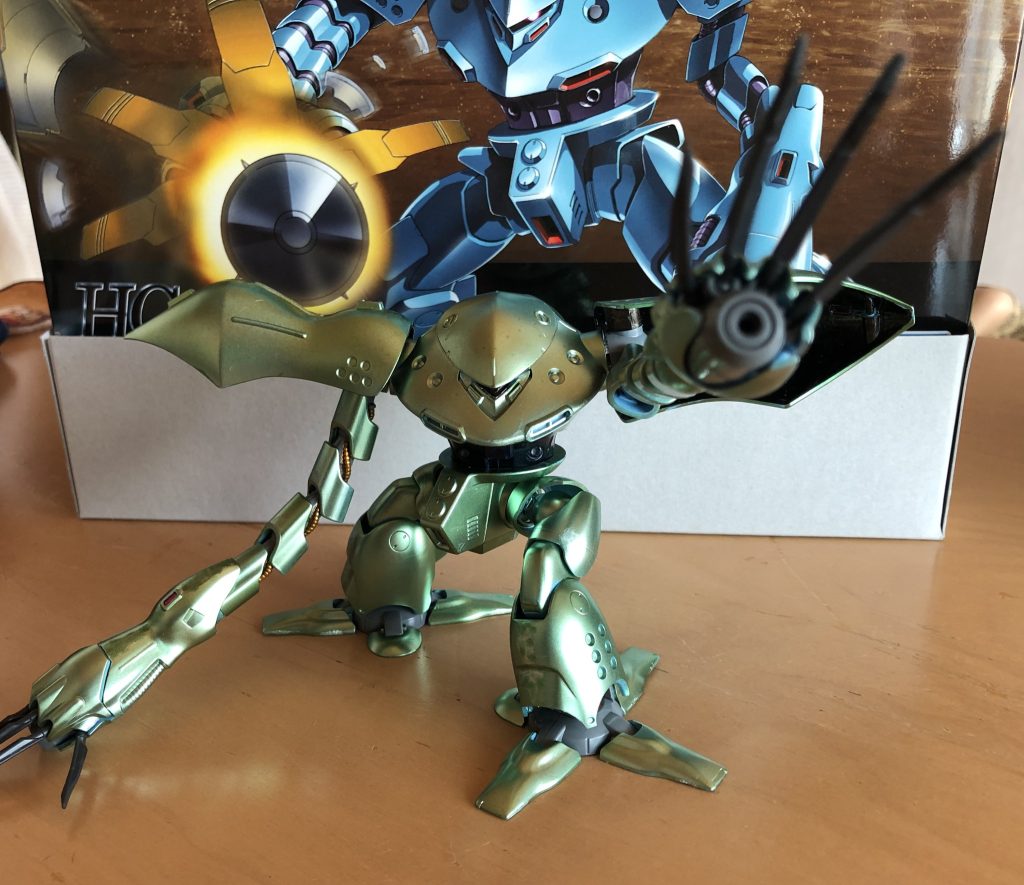 こちらはガンダムマーカーエアブラシシステムなんておもちゃを手に入れた直後、実験台にされたハイゴックです。そのうちなにかのミキシングの材料にしてやろうと思いつつ、そのままジャンク墓場の箱で眠ってます。