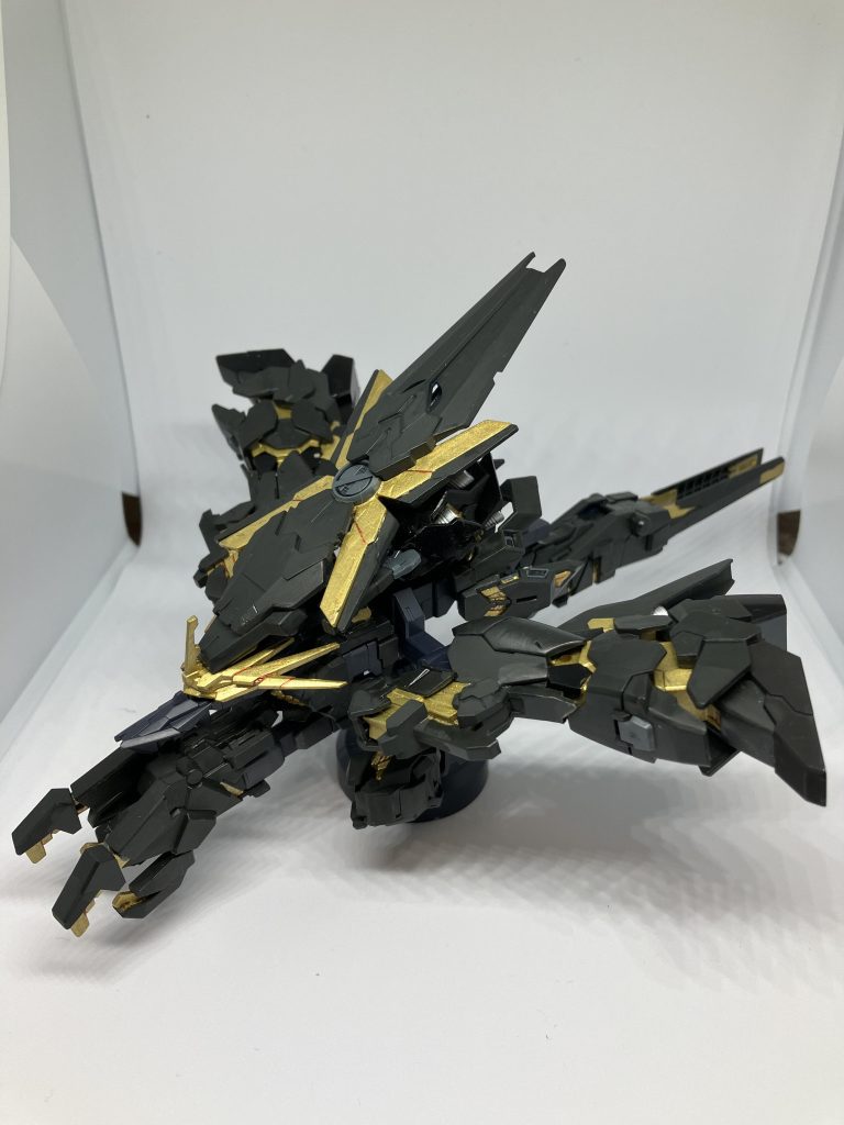 コアハンガーも一部改造して、アームドアーマーVNが中央の前側、アームドアーマーBSが中央の後ろ側に付くようにしています。