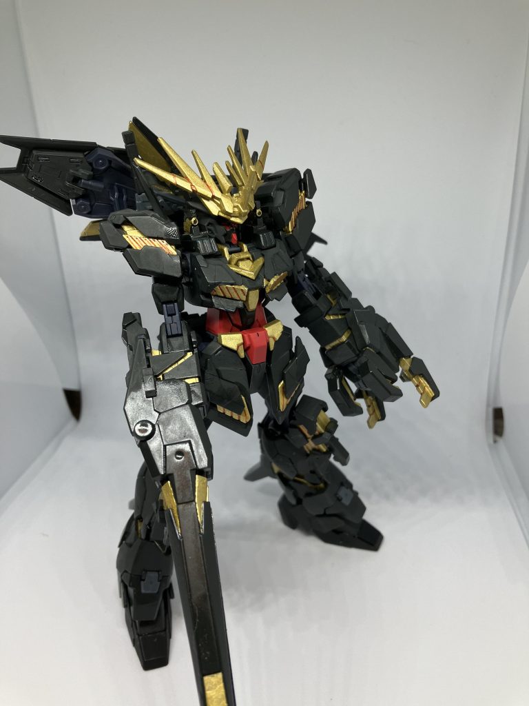 ドッキング状態です。コアガンダムのシールドにユニコーンのシールドが合体出来るようにしてあり、背中にマウントさせてあります。