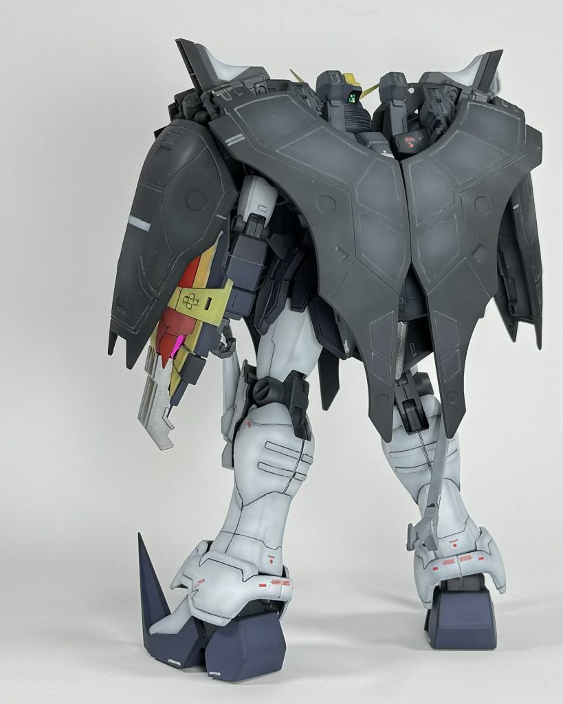 脹脛のディテールはデスヘルをイメージしてプラ板を貼りました。