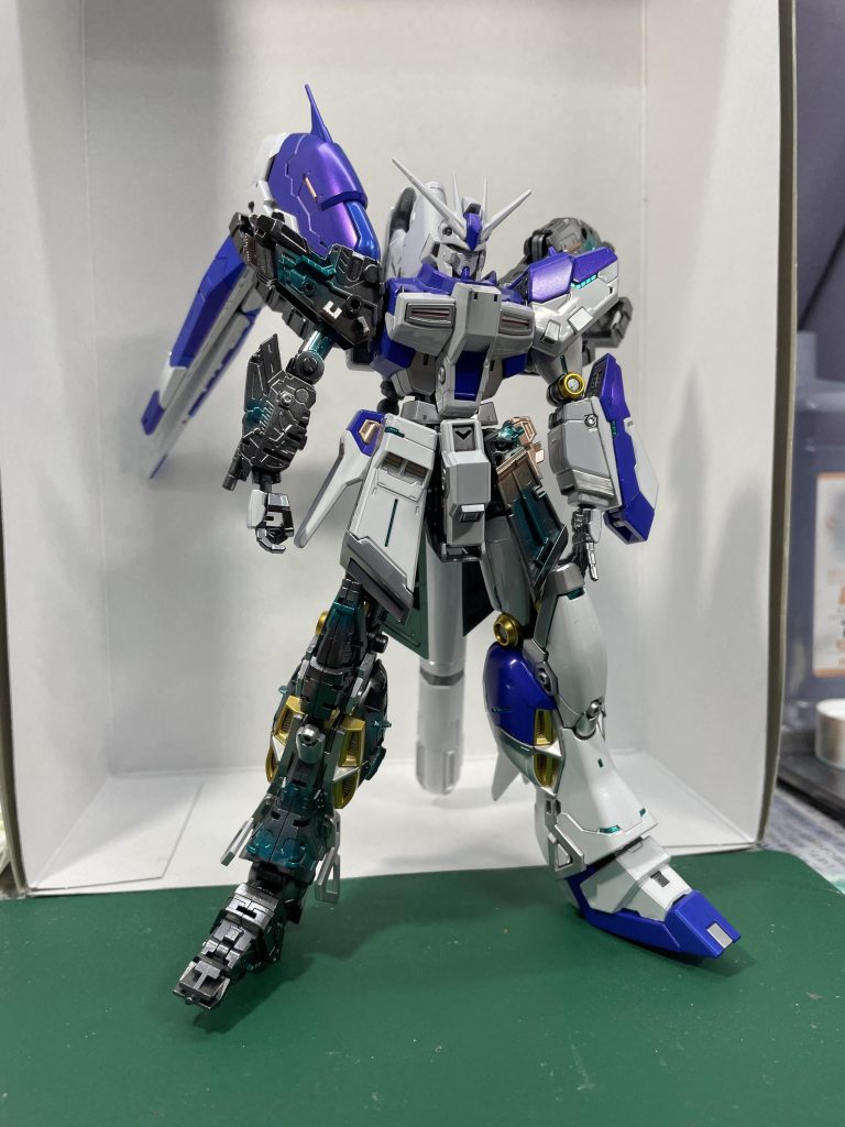サイコフレームはクレオスのピーコックグリーンを使用しました。