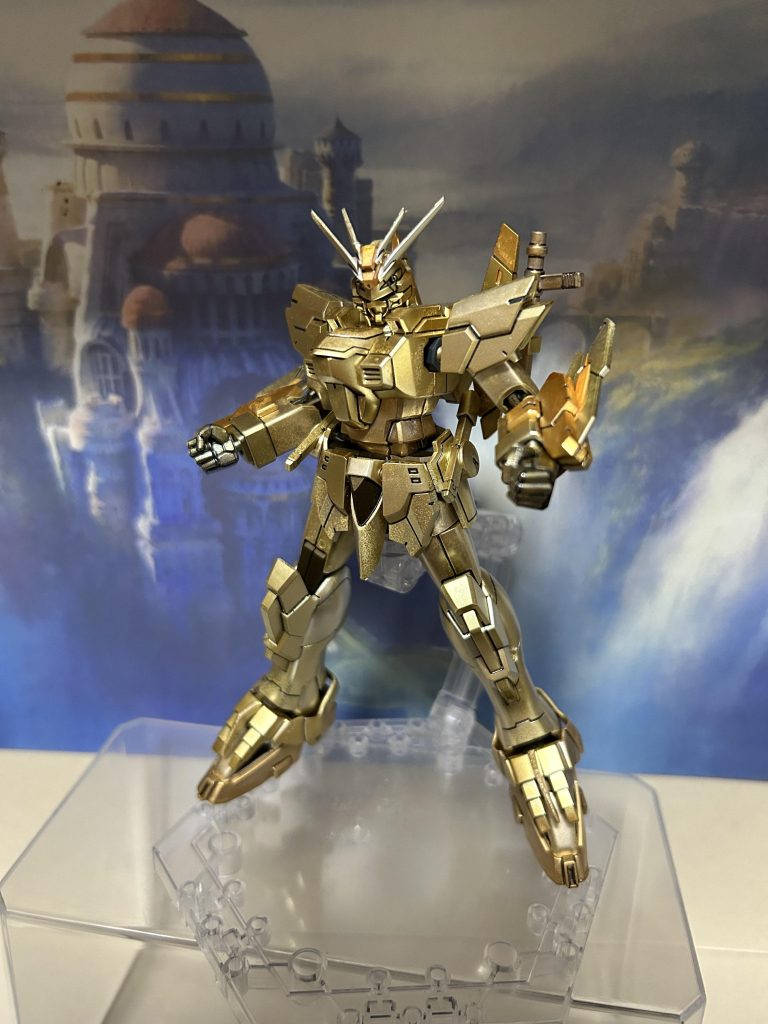 塗装・ガンダムマーカー ホワイトゴールド・ガンダムマーカー イエローゴールド・ガンダムマーカー ガンダムゴールド・Mr.カラースプレー ゴールド(金)を使用しました。