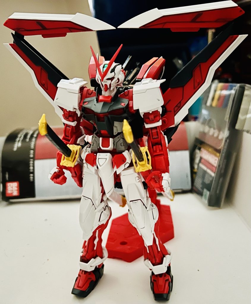 パーツが足りななかったり、はめるパーツが逆になっていたりとバラしたり組み直しながら何とか形になりました😊