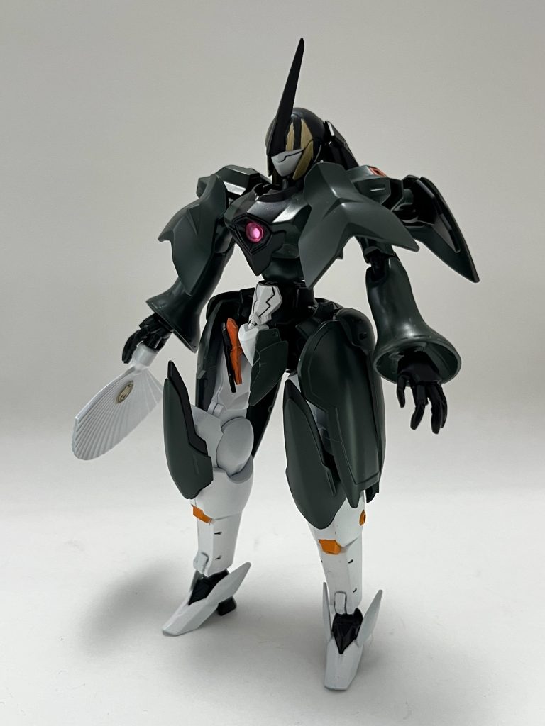 正面から見た様子です元のファルシアはかなり小柄で幼い感じの体型だったので、Gルシファーやエアリアルなどを使ってスタイルアップしました