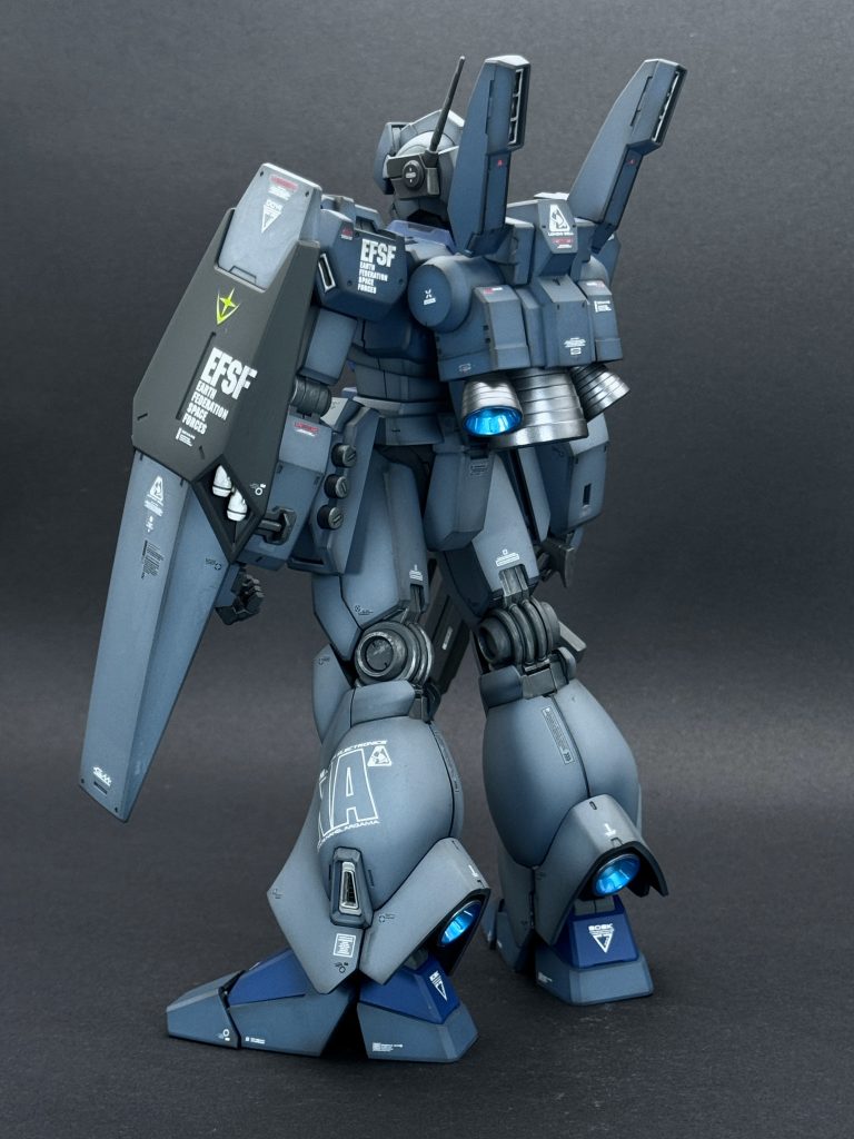 下腿部の大きなデカールは、ソフター必須でした。