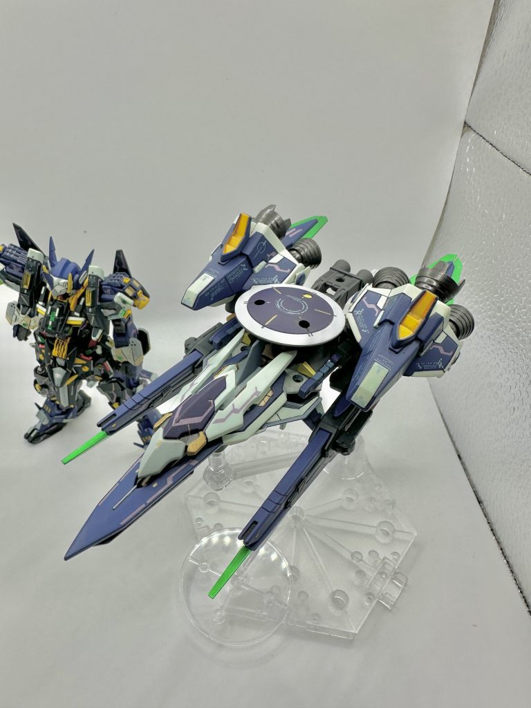 支援機ウェポンプラットフォームを兼ねた支援機です