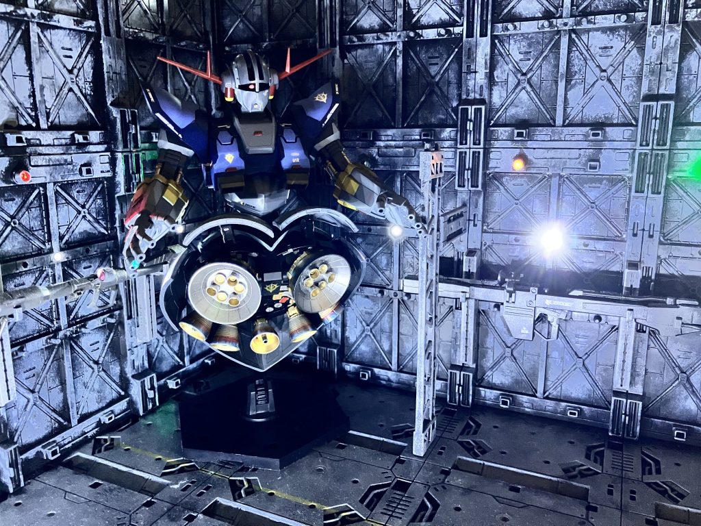 格納庫ジオラマでパシャリ！