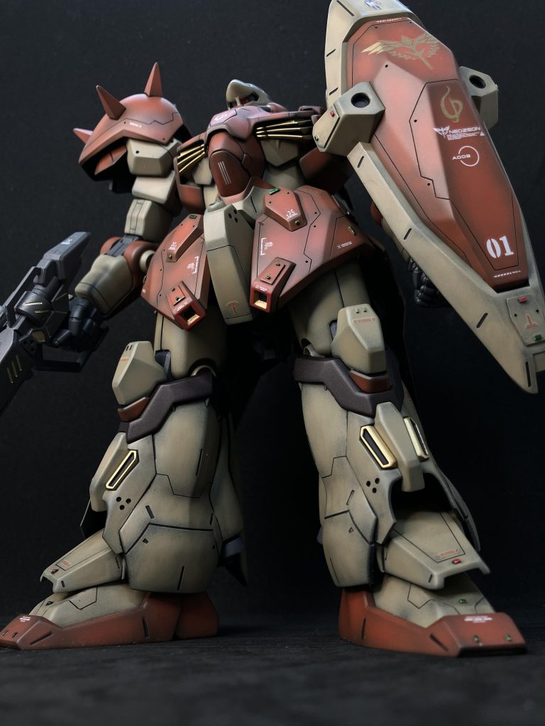 いつも通り、スジ彫りとプラ板工作です。