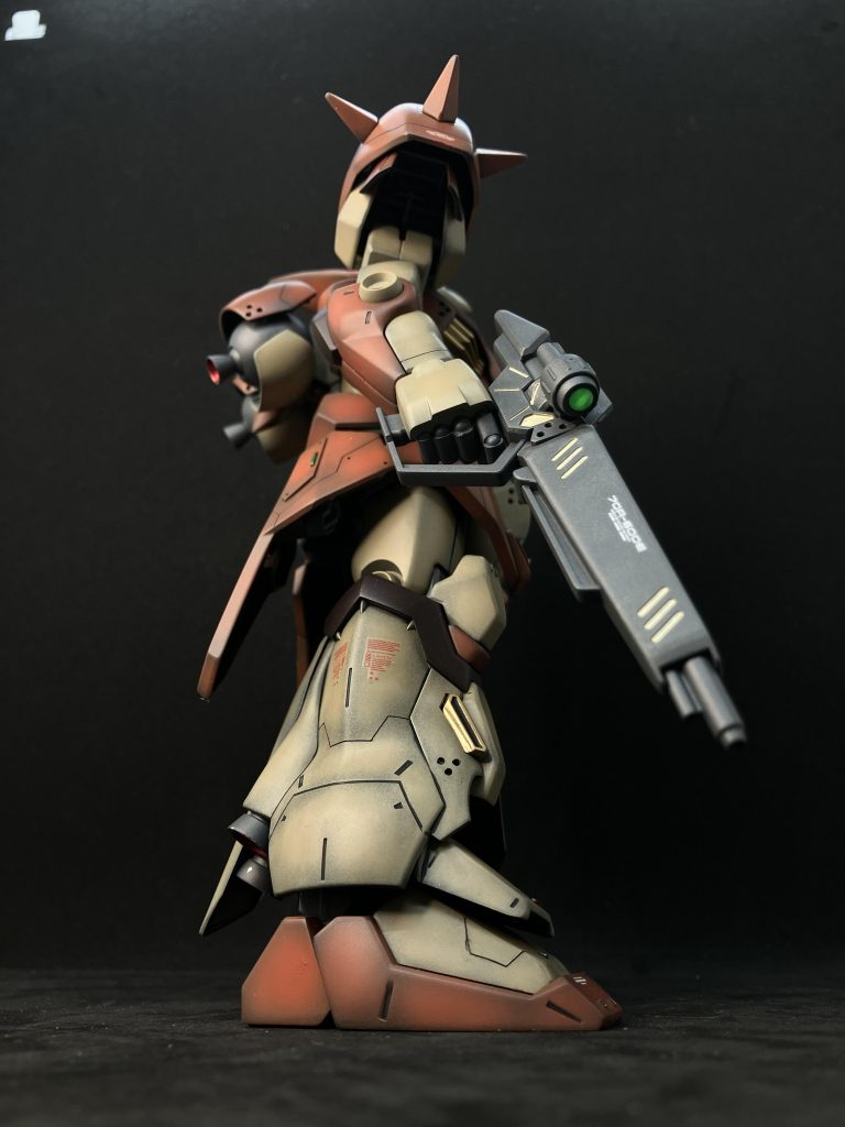 デカールはなんとなく雰囲気で貼りました。