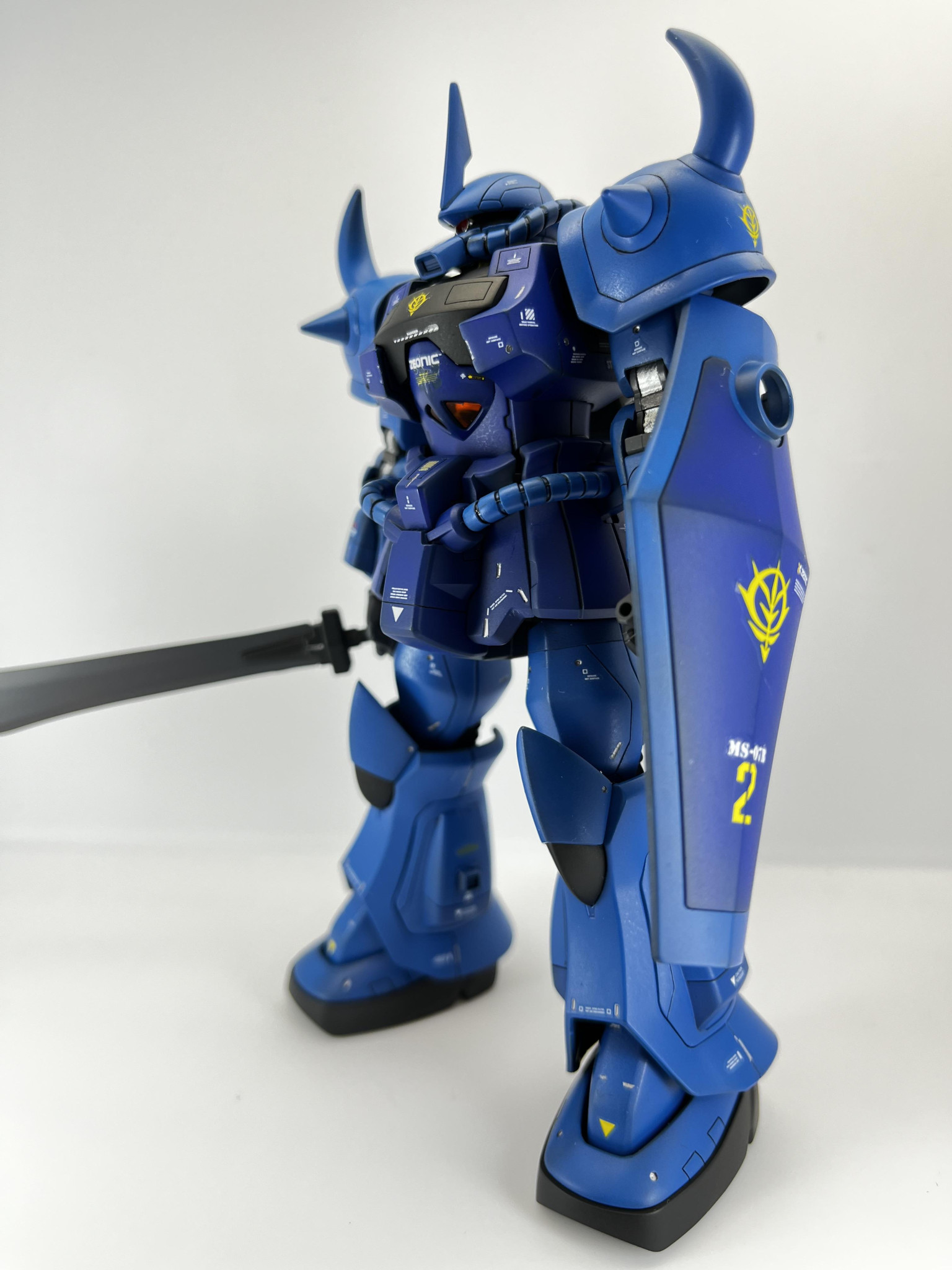 ガンプラ 完成品 グフ HG 1／144 全塗装 MS-07 - プラモデル