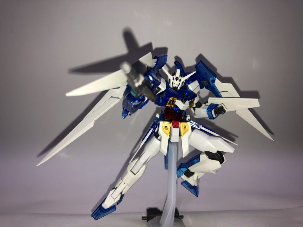 基本的に加工や塗装はしませんがウイングやアンテナの先端のカットくらいはしています。