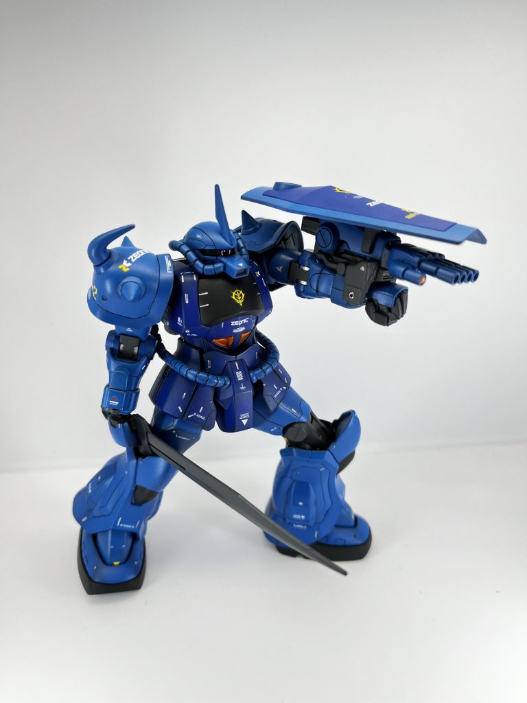 グフの格闘戦能力は特筆するものであるが、固定武装として導入したフィンガーバルカンの評判は最悪であった。パイロットからは汎用性の低下、命中率が悪いことや、打ち切った後のリロードが困難であること。整備側からはとにかく壊れやすいことや、メンテナンスにかかる労力が過大であること等である。そこでマニュピレーターを07Aの仕様とし、新たな携行武器を試作、装甲や関節などの見直しを行った。また、ヒートロッドに関しても、ラル中尉のように装甲の切断に用いるのは難易度が高く、より生産性の高いワイヤー式に改められている。