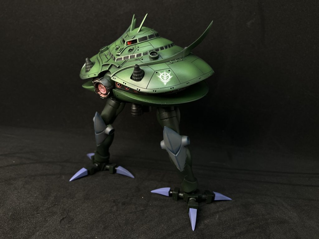 爪を巨大化しました。（プラ板+パテ）