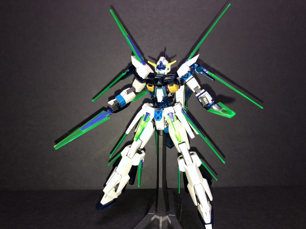 Cファンネルはどちらのキットも同じなので2つ使って刺々しく。