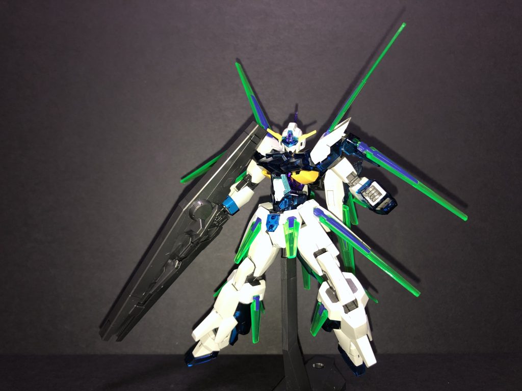 個人的に放映当時から肩に大ファンネルを差すとAGE-3の後継機っぽくて好きです。