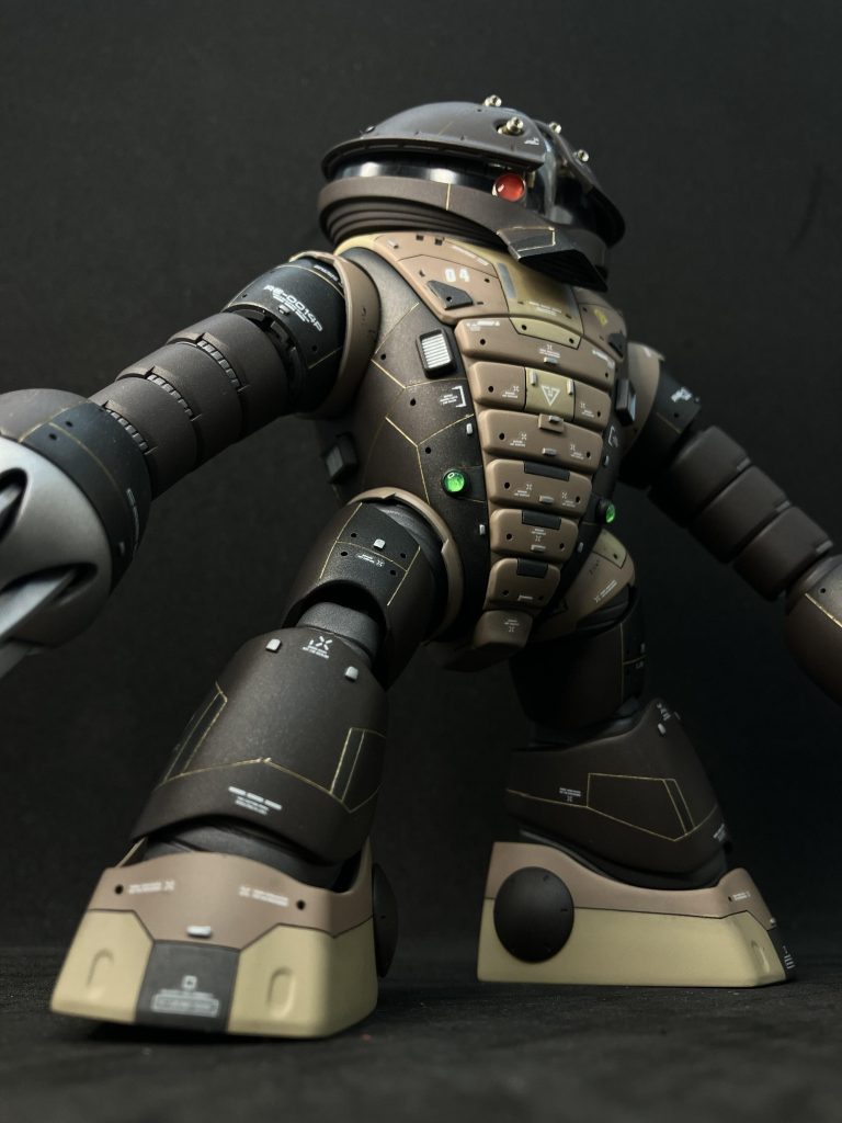 色々な人の作例で特に参考にしたのはスジ彫りと塗り分けです。 