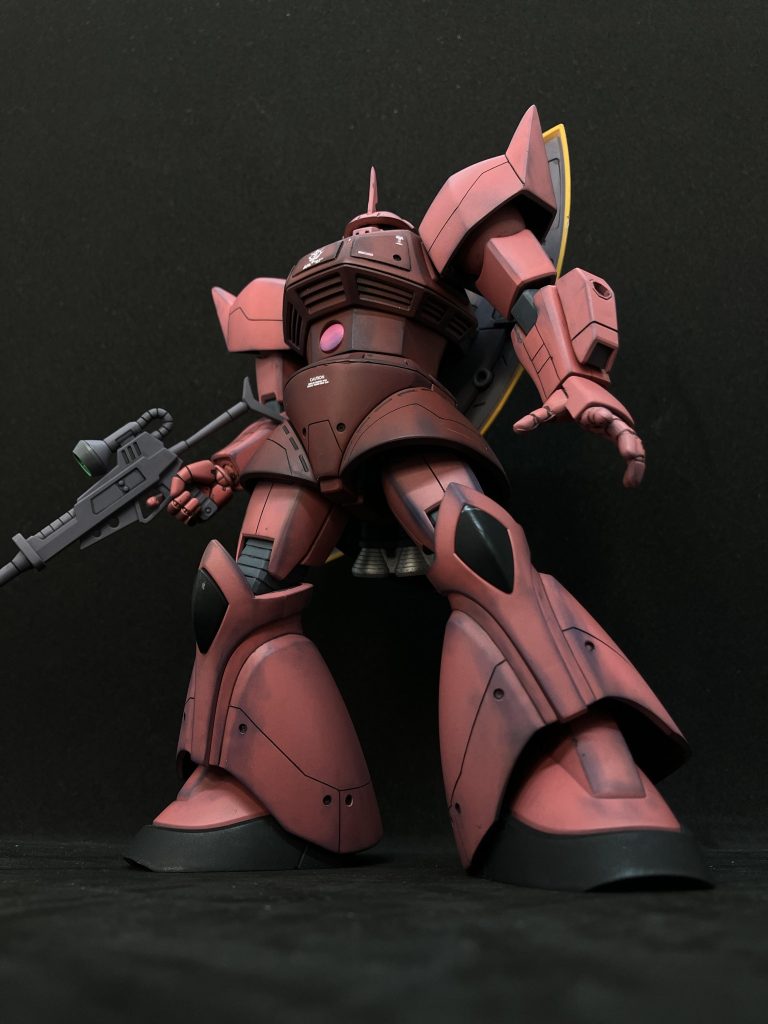 あまり活躍出来なかった機体のイメージがあるゲルググです。ララァに助けてもらってばっかりのイメージ(笑)でも、めちゃくちゃカッコいいモビルスーツです。