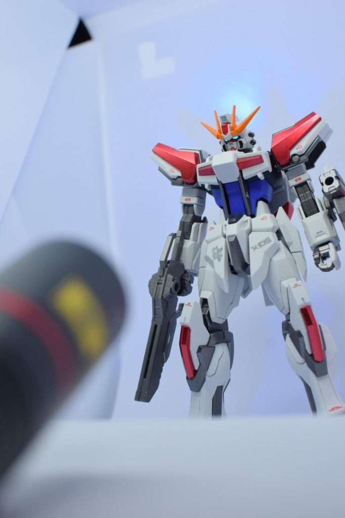 目は蛍光ブルーグリーンにしたのでちゃんと光ります。