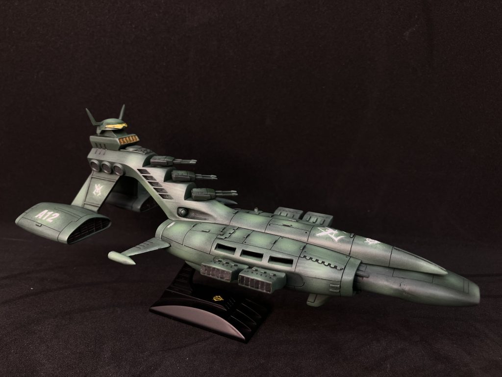 スジ彫りとプラ板でディティールアップしています。