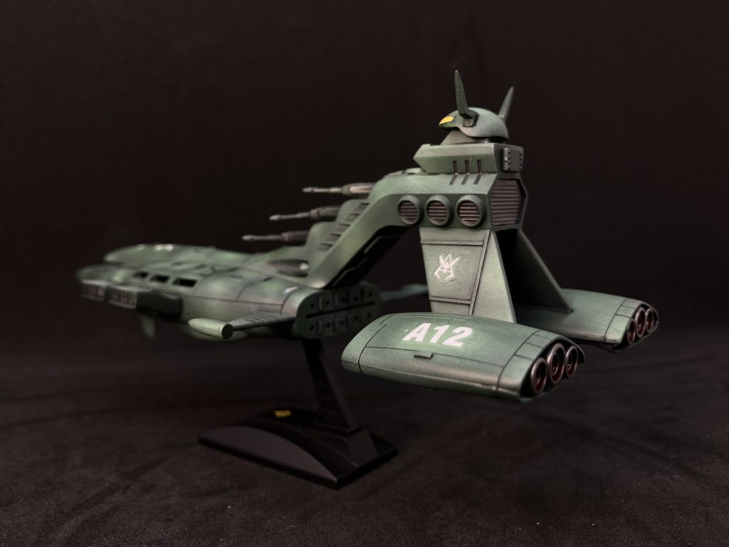 塗装後、山善の乾燥ブースで乾かしていたら熱でエンジン部分が若干、解けました。（泣）