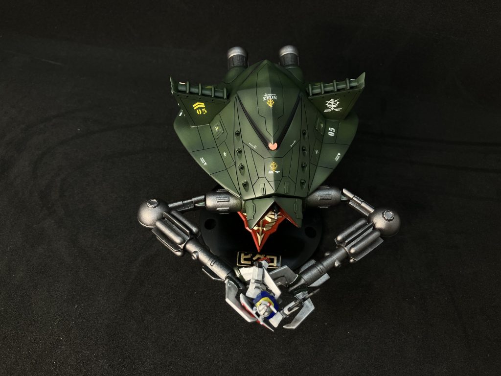 口からメガ粒子砲を打つ直前までアムロは気絶していましたね。