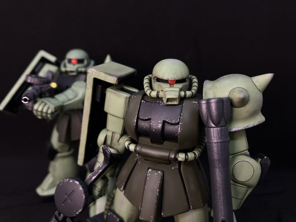 量産型ザクは、なんぼあってもいい。（笑）後ろのザクは基本工作のみ。最後まで見て頂きありがとうございます。宜しければコメントお待ちしております。宜しくお願い致します。