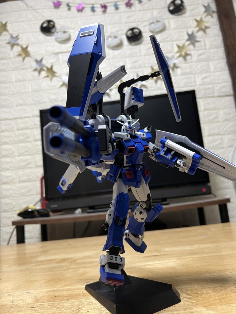 と、言うわけで、MGサンボルフルアーマーでしたアニメチックにしたかったので、爽やかなコバルトブルーにしました🩵サイコザクはどんな赤にしようか悩み中です😩ご覧いただき、ありがとうございました😊 