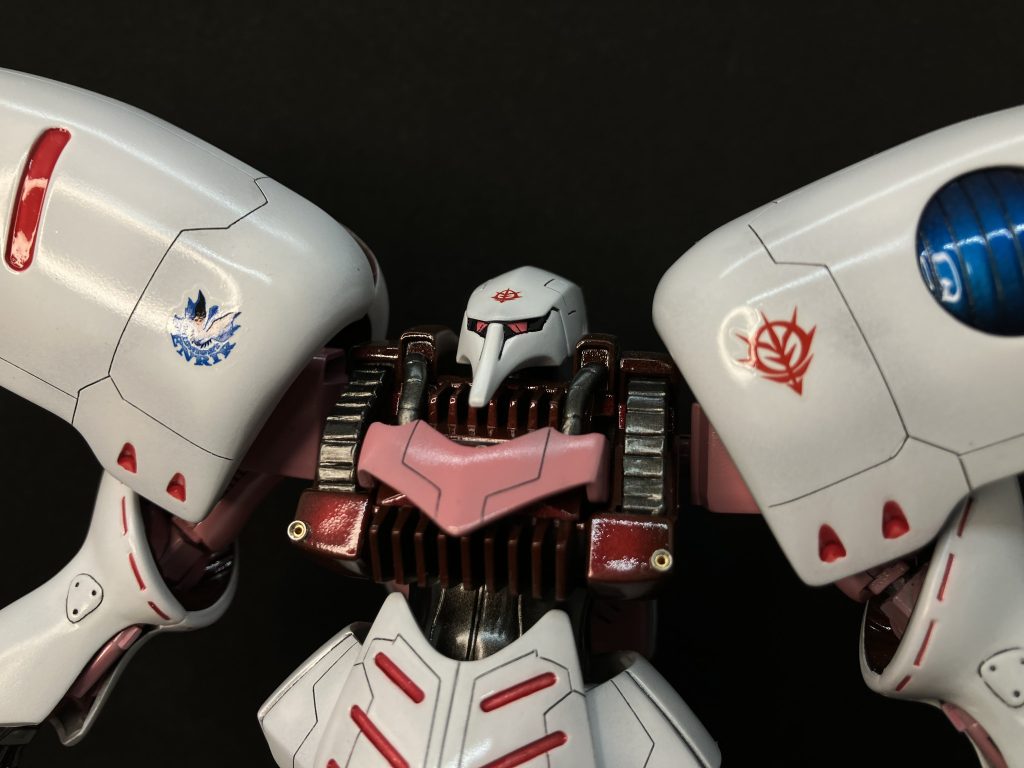 各所、スジ彫り!