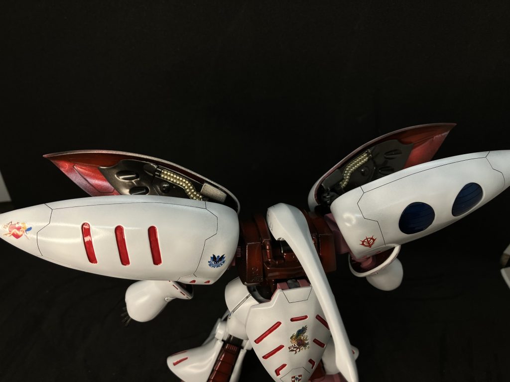 バインダーの中も赤のキャンディー塗装にしました。