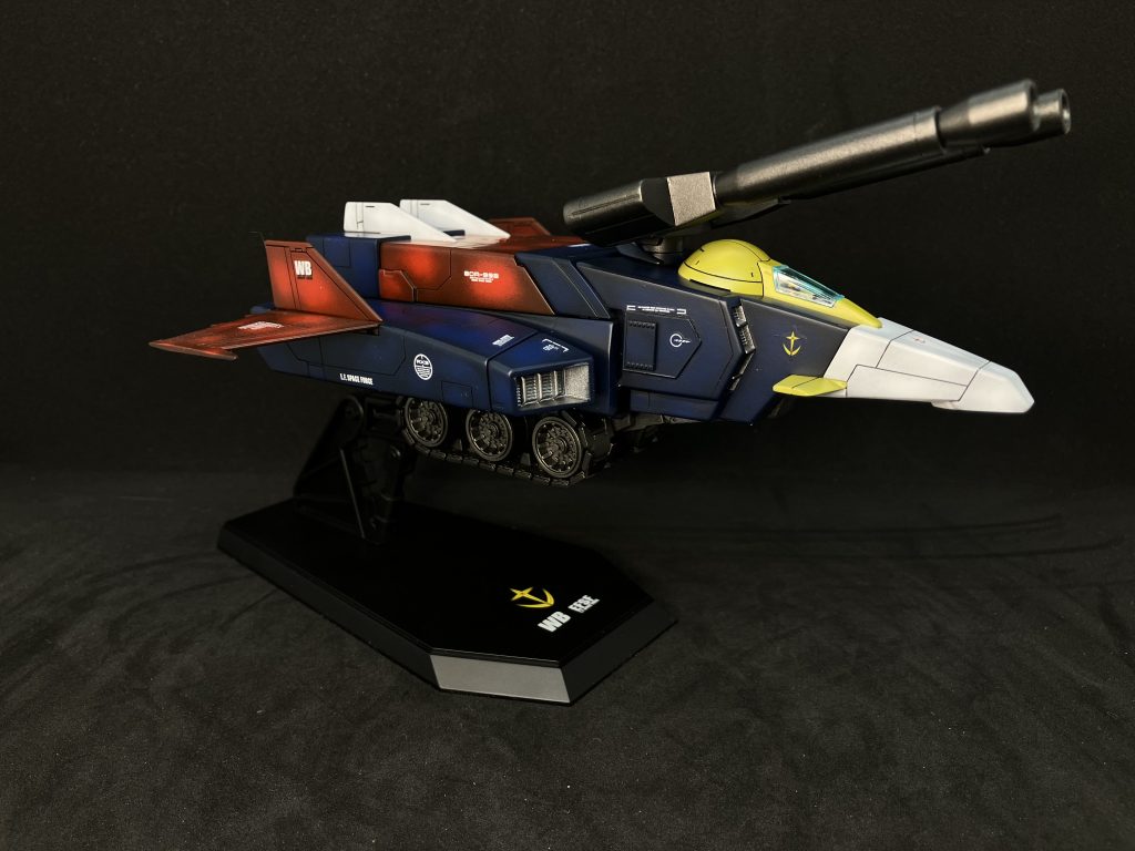 この空を飛んでるのにキャタピラが丸見えのところが素晴らしい。（笑）