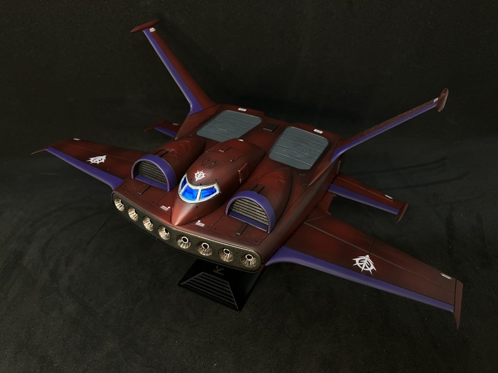 スジ彫りとプラ版工作でディテールアップしました。