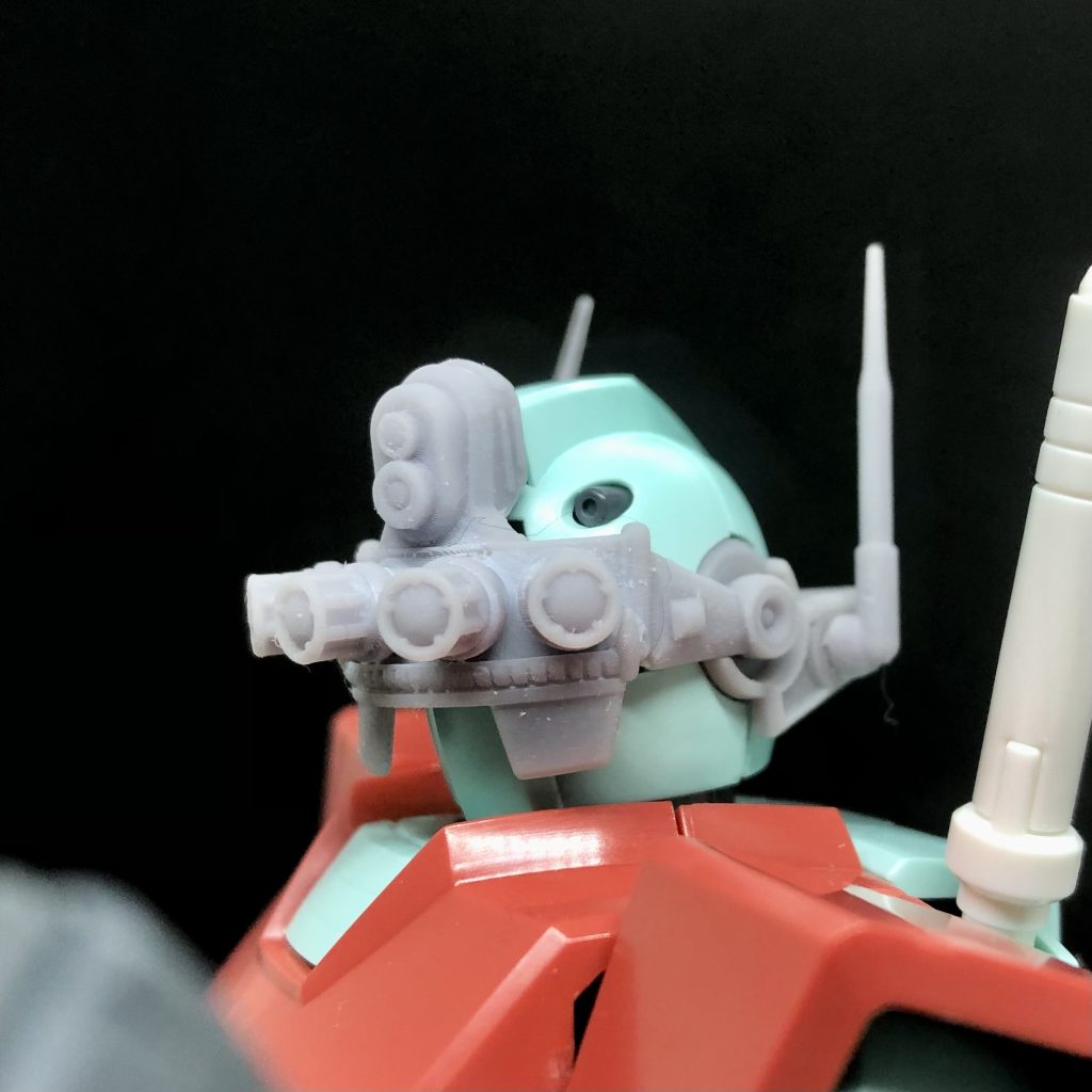 頭にヤバいのが付いて、一気に異形w