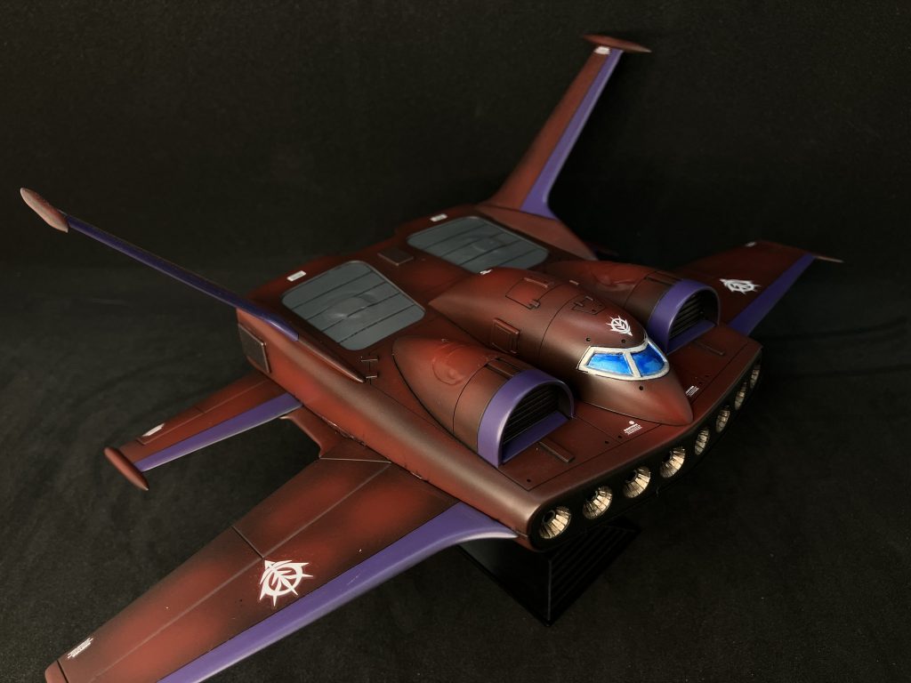 前方のミサイル発射口は開口しメタルパーツを仕込みました。