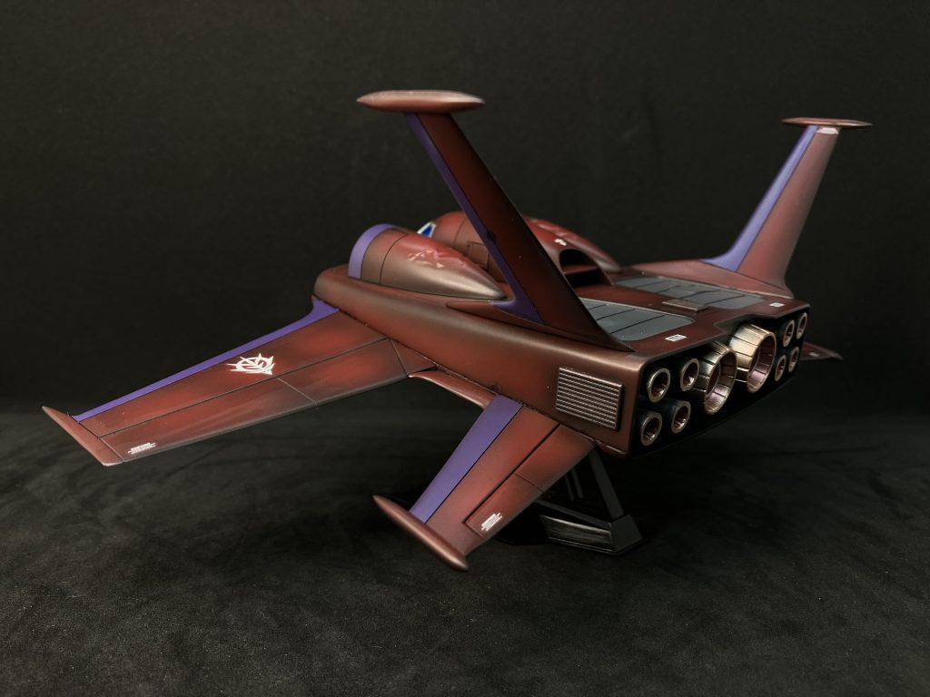 黒立ち上げのグラデーション塗装です。羽根をツートンカラーにしてみました。狙っていた色と、ちょっと違うけど、良しとしました。