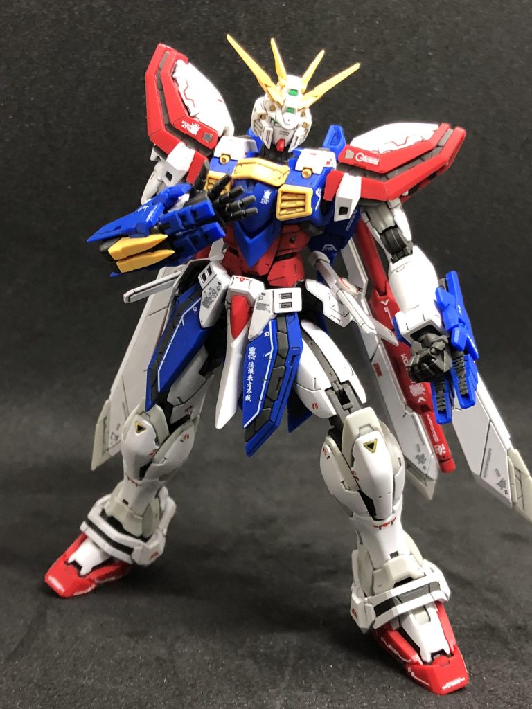 まずは正面から。このイケメンっぷり!!ハンドパーツは平手、握り、ビームソード持ち手、ゴッドフィンガー、腕組みポーズ用の5種類もありポーズもバッチリ決まります。