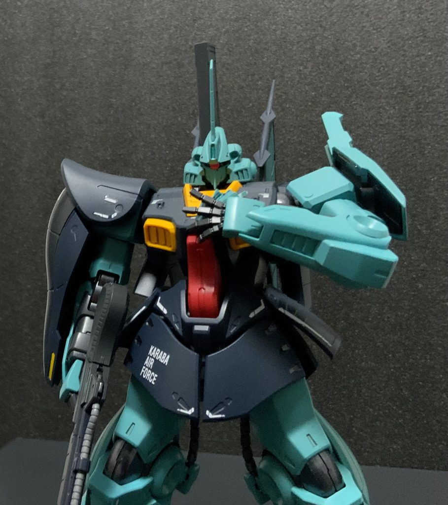 アンテナ変えて肩にGP02のフレキシブルバインダー装備してもかっこいいのかも。