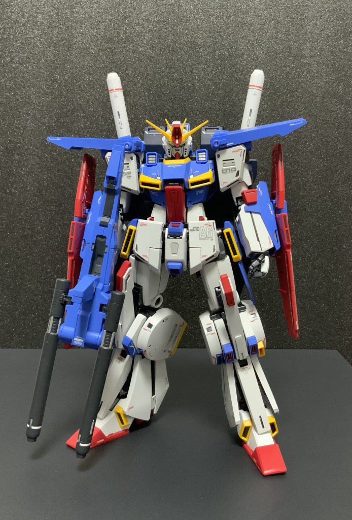 正面。肘はガワラマゲ。