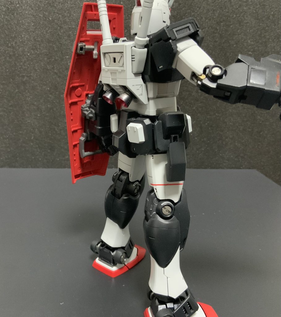 ホルダーは、設定には、スライド式と書いてあったので、その通りなイメージを具現化しました。