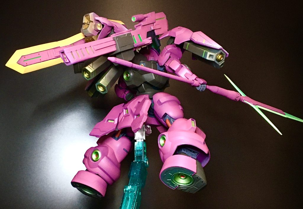 脚部側面の姿勢制御用ノズルも市販パーツに交換して大型化しました。