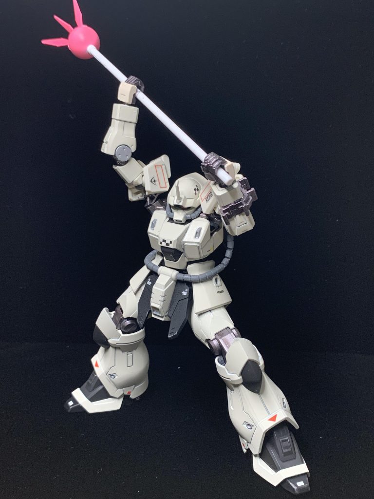 ビームジャベリン。ガンダムが装備していた伸縮するタイプではなく、UCでジムⅢが装備していた量産型のビームジャベリンをイメージしています。この頃から取り回しを含めた試験運用をしていたのではないかと妄想しました。