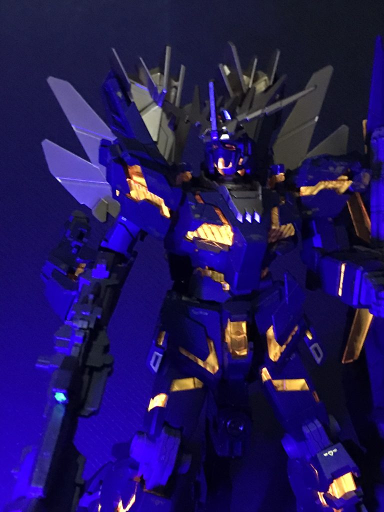 完成当時写真5 ブラックライト照射。