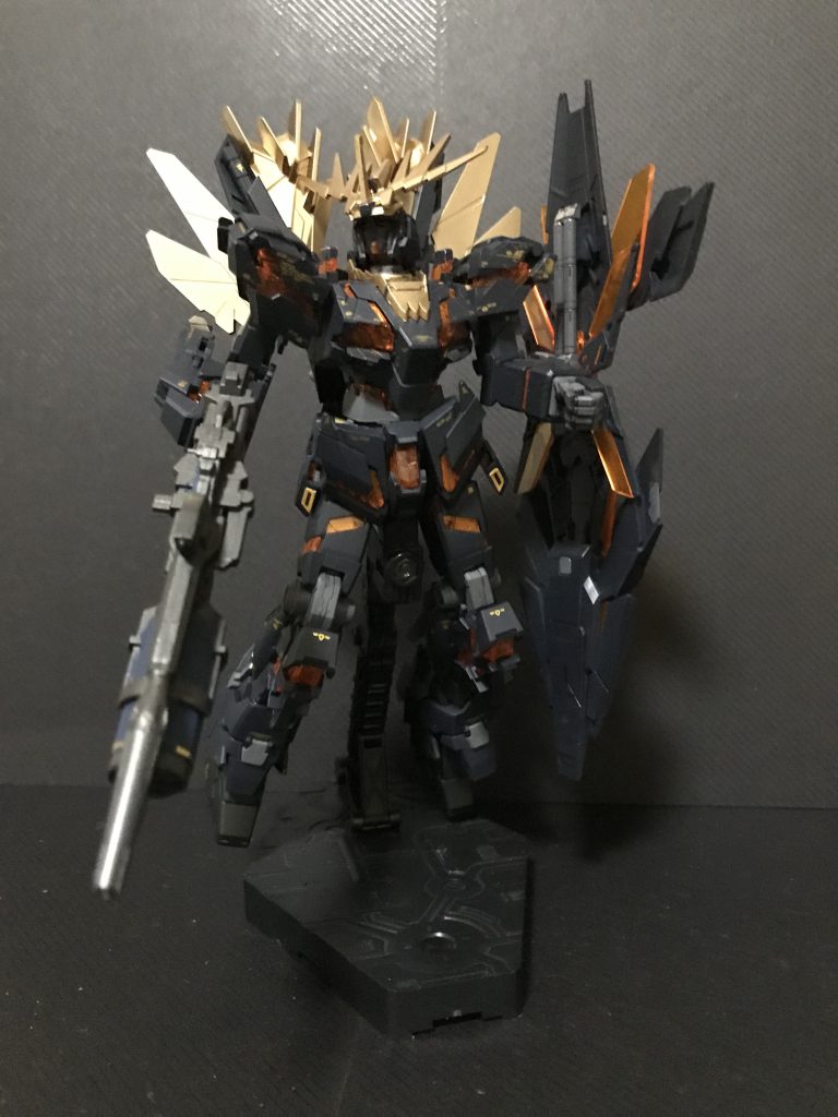 完成当時写真4 アームドアーマーXCのサイコフレームを塗装していません。この時は気付いてませんでした。