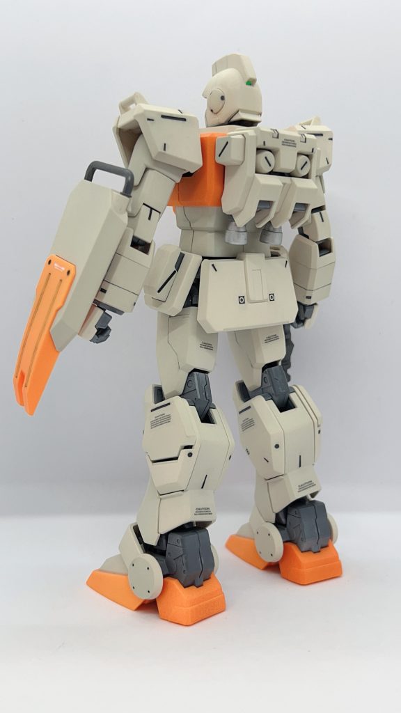 この配色が陸戦型にピッタリですね。